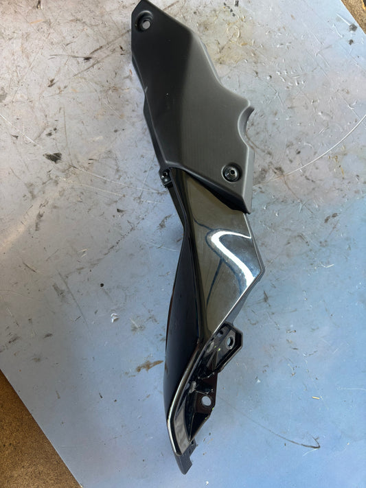 Carénage latérale arrière droit yamaha tracer 700 2017-2024