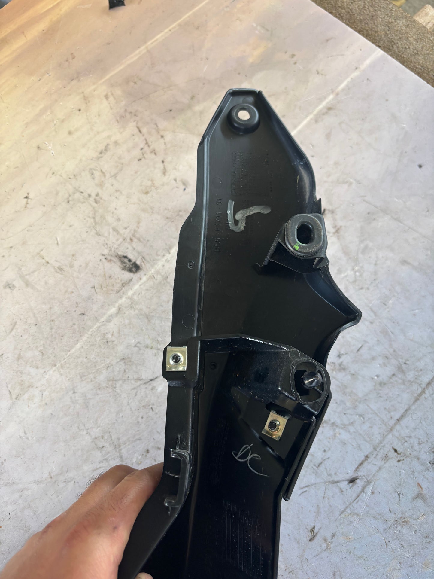 Carénage latérale arrière gauche yamaha tracer 700 2017-2024