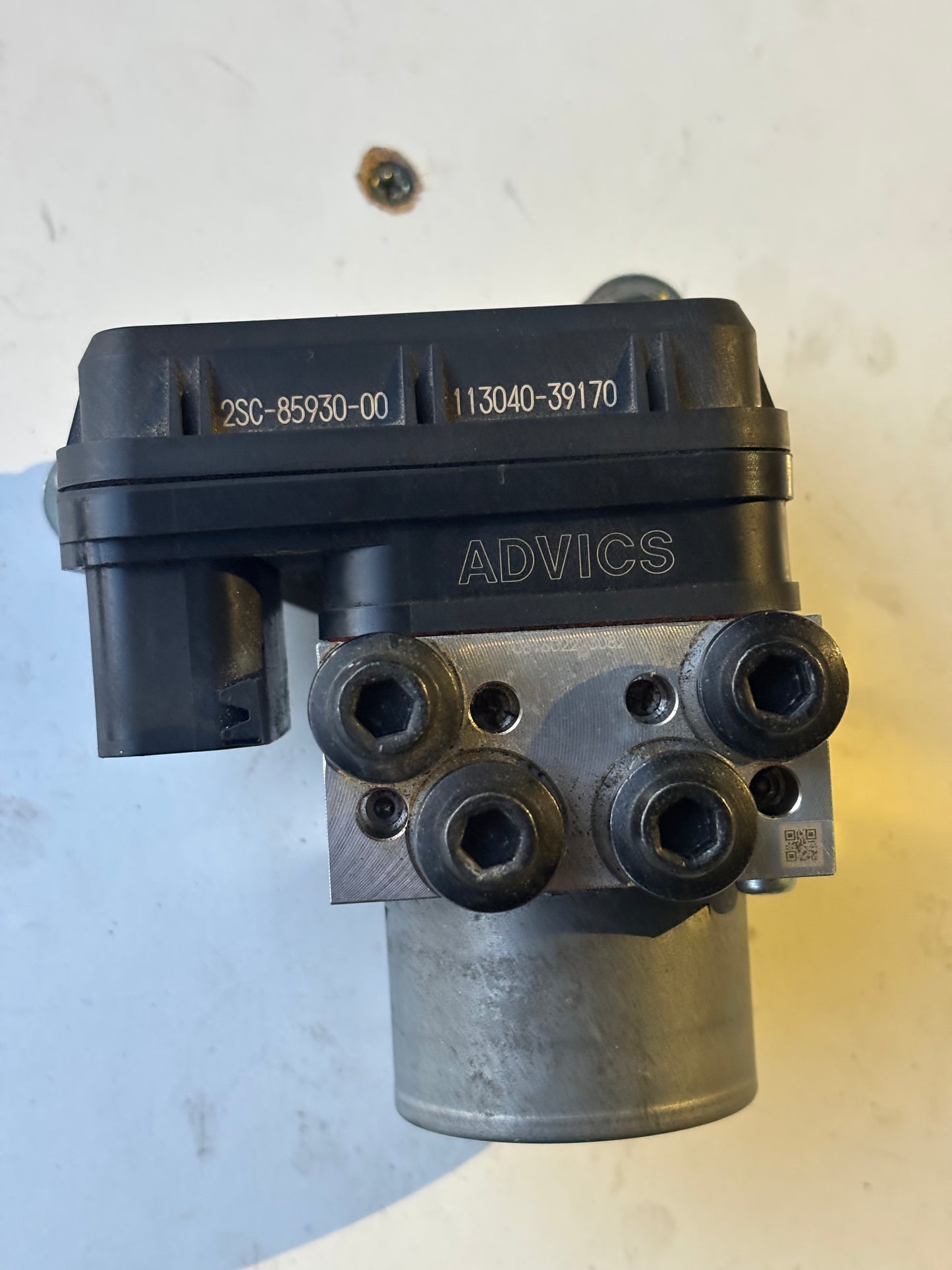 Bloc boitier abs Yamaha tracer 900 2015/2017 2SC-85930-00