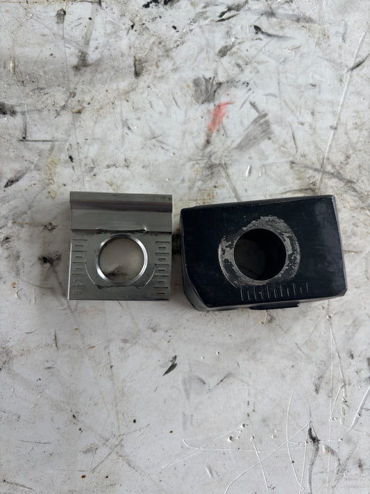 cale réglage tension tendeur chaîne axe roue arrière  mt09 mt09  2017/2020 yamaha