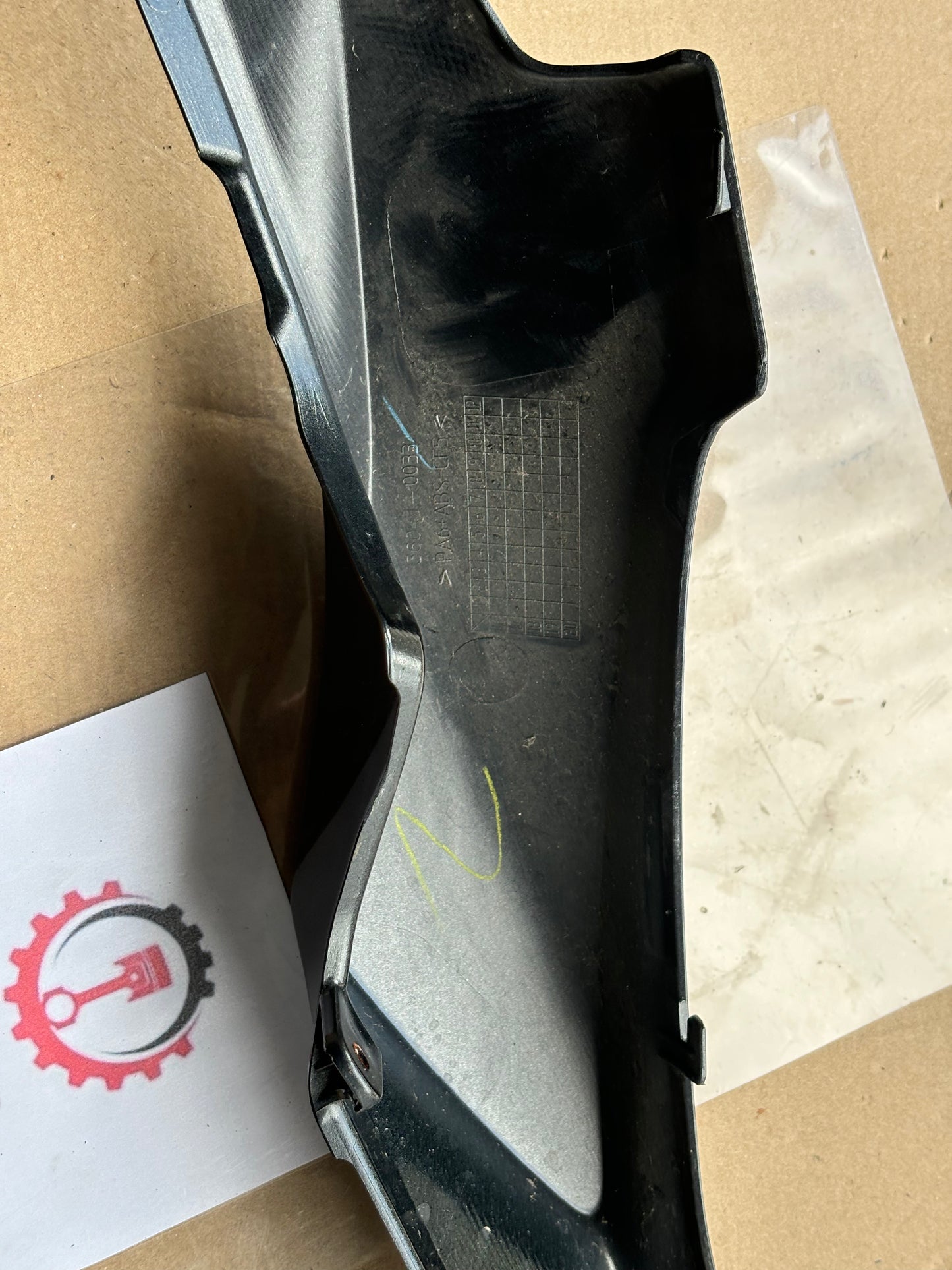 Carénage arrière gauche Kawasaki z650 17/19