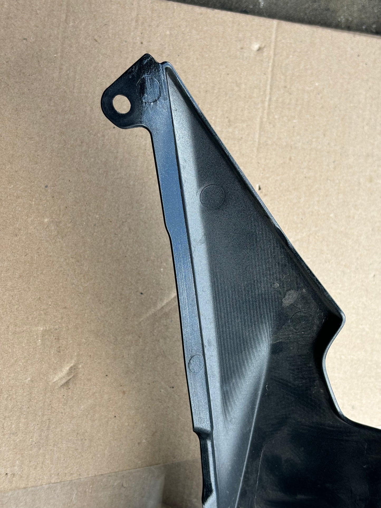 Carénage arrière gauche Kawasaki z650 17/19