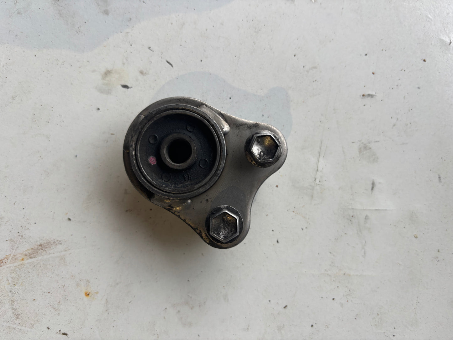 Support fixation échappement UNITAIRE  origine Yamaha mt 07 tracer 700