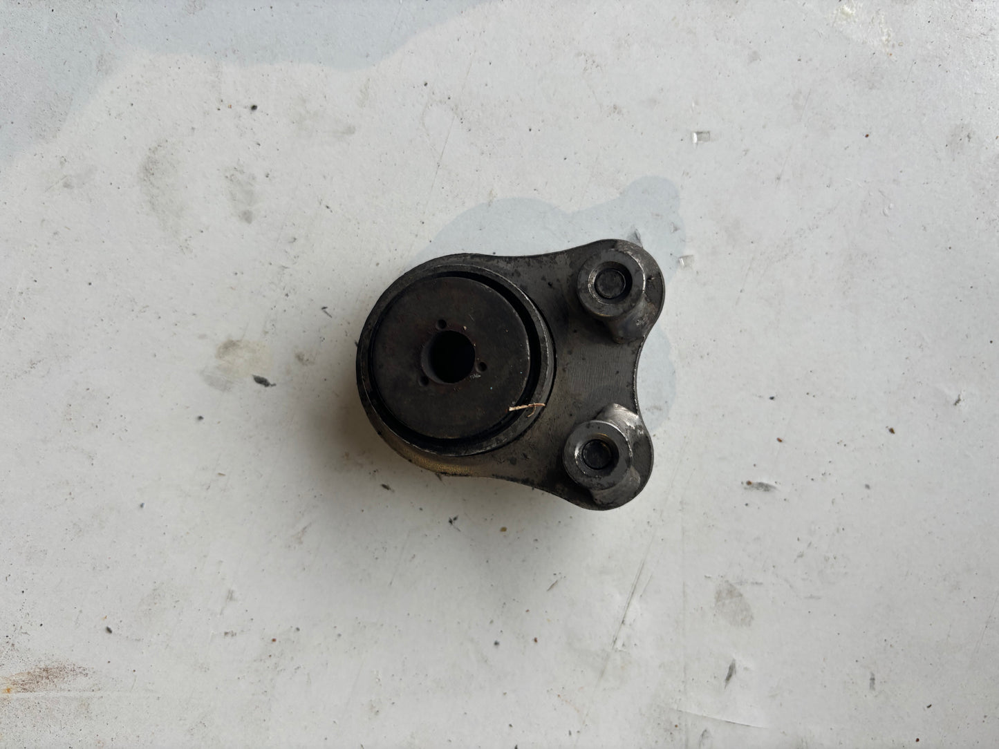 Support fixation échappement UNITAIRE  origine Yamaha mt 07 tracer 700