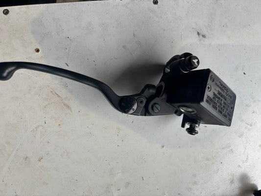 Maitre cylindre de frein et levier Yamaha MT 07 tracer 700 2014/2024 noir