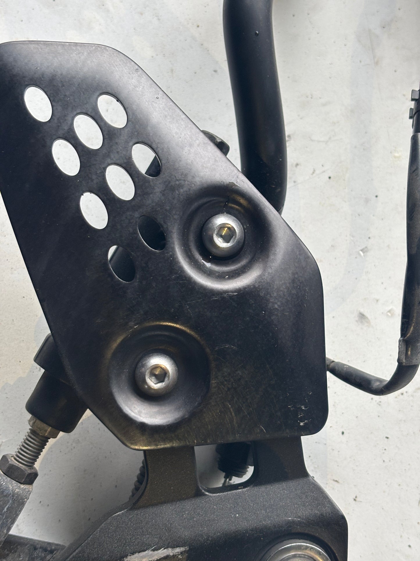 Platine droite pédale de frein complet Yamaha mt07 mt 07 2014/2024