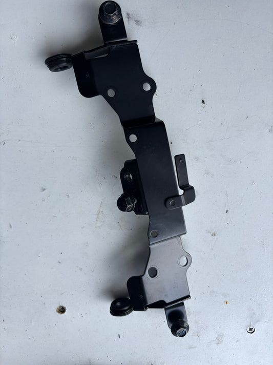 Support selle pilote / carénage bloc arrière Yamaha r7 2021-2024 BEB211310000