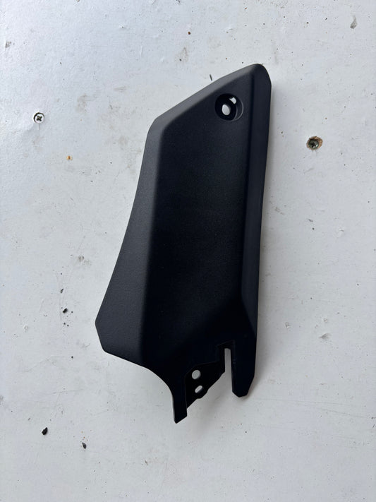 Carénage couvercle latérale gauche Yamaha r7 2021-2024 BEB282190000