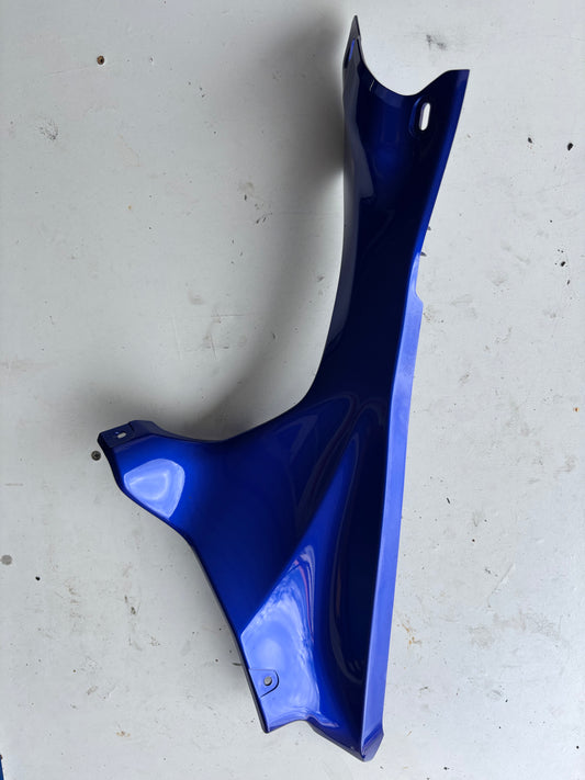 Carénage panneau console droit Yamaha r7 2021-2024 BEB2837M00P0