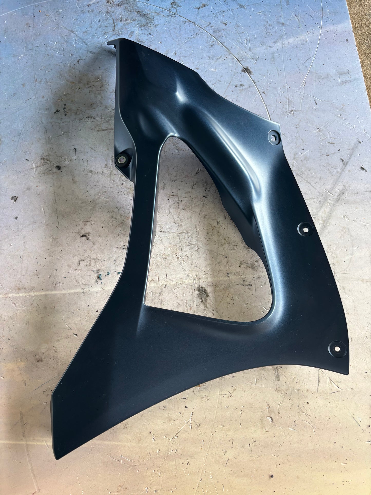 Carénage panneau flanc droit inférieur  Yamaha r7 2021-2024 BEB2172H00P0
