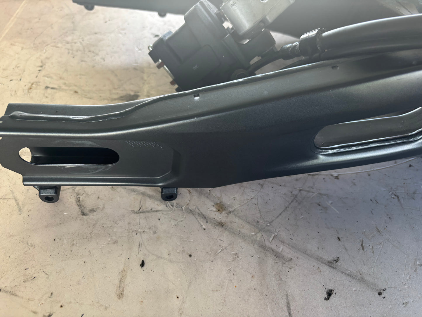 Bras oscillant arrière Yamaha r7 2021-2024