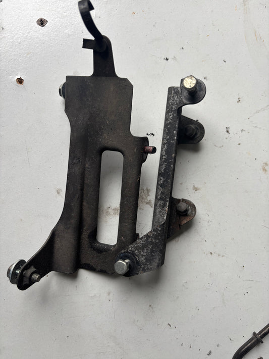 Support fixation sabot inférieur Kawasaki Er6n 2005/2008