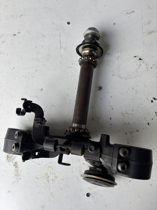 Té de fourche inférieur  yamaha mt 09 2013/2020 1RC23340