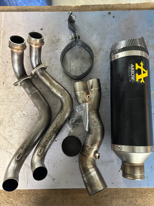 Ligne échappement ARROW yamaha mt 07 2021-2024  71758KZ + 71930AKN