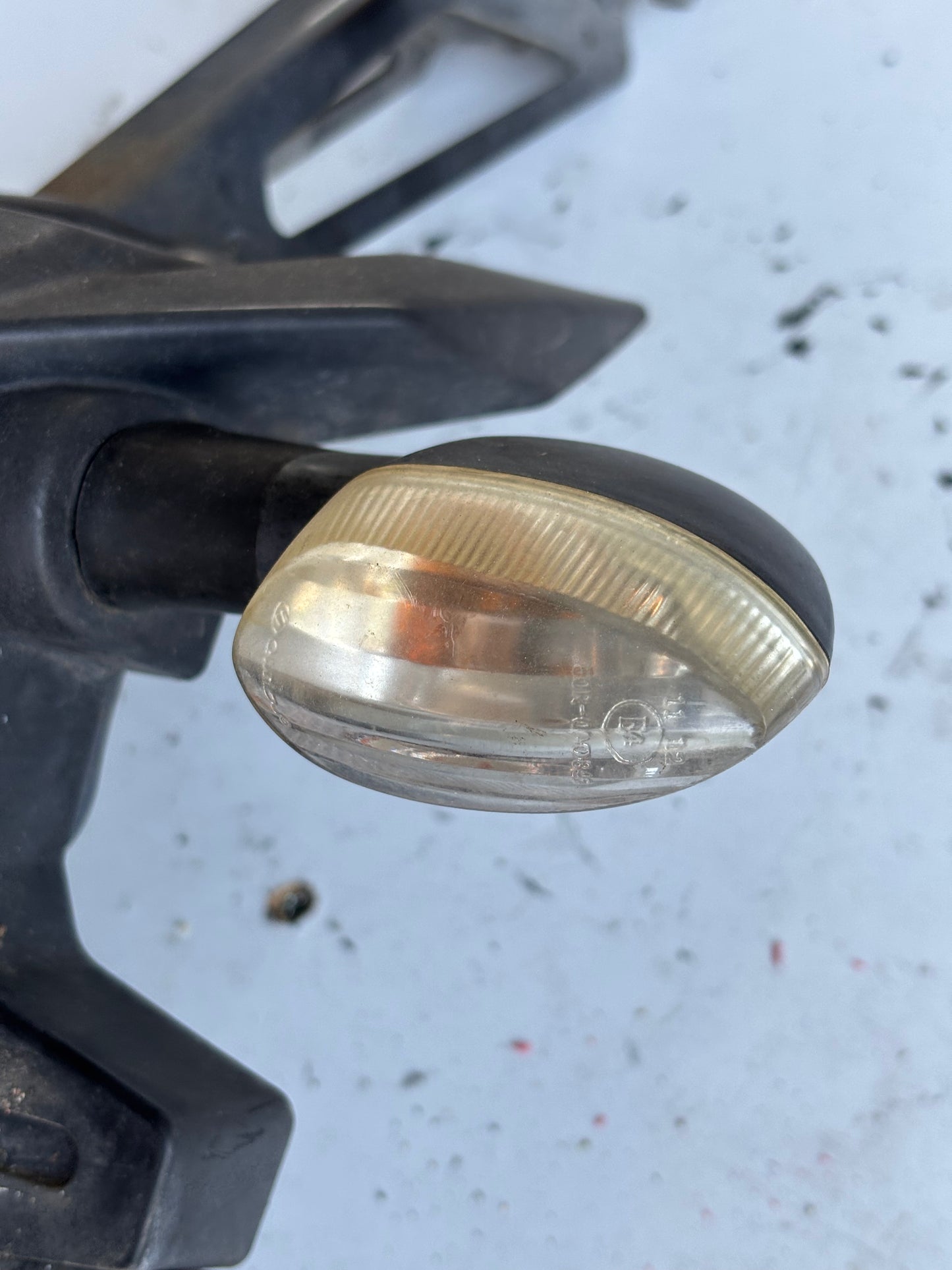 Support plaque immatriculation bavette  Yamaha tracer 900 2015/2020