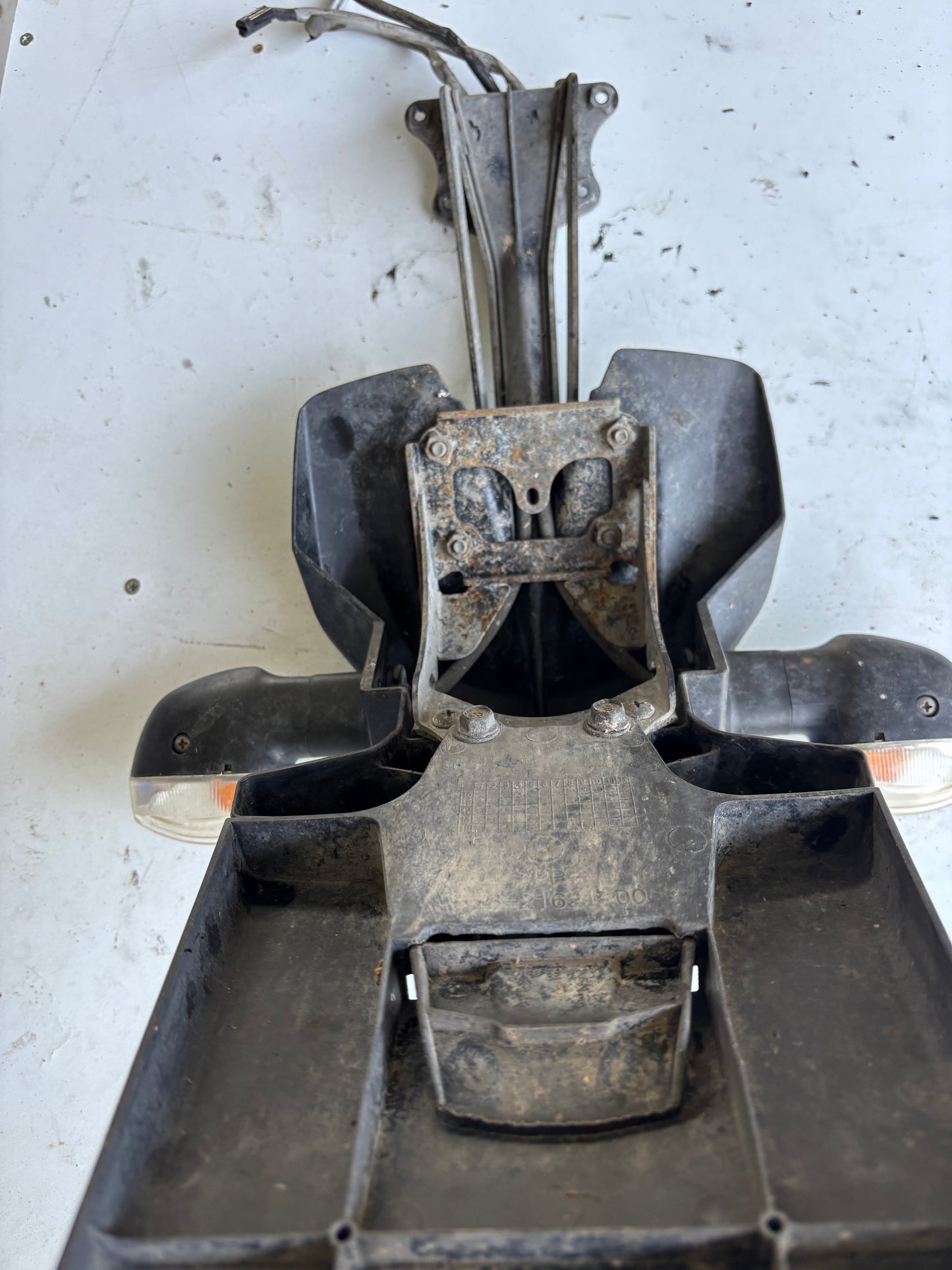 Support plaque immatriculation bavette  Yamaha tracer 900 2015/2020