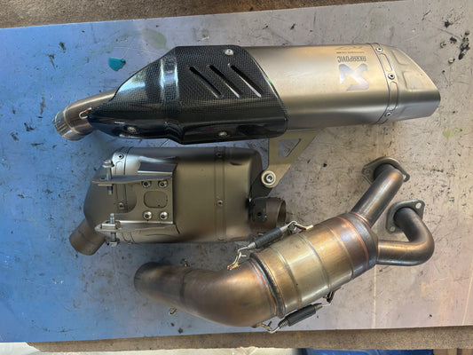 Ligne akrapovic S-Y7R11-HAPT Yamaha r7 2021-2024
