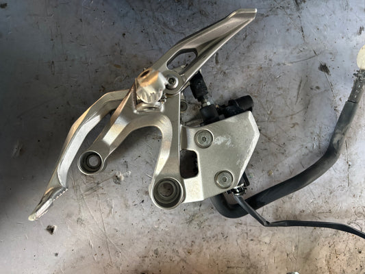 Platine conducteur droite de frein complète Yamaha MT 09 2013/2020