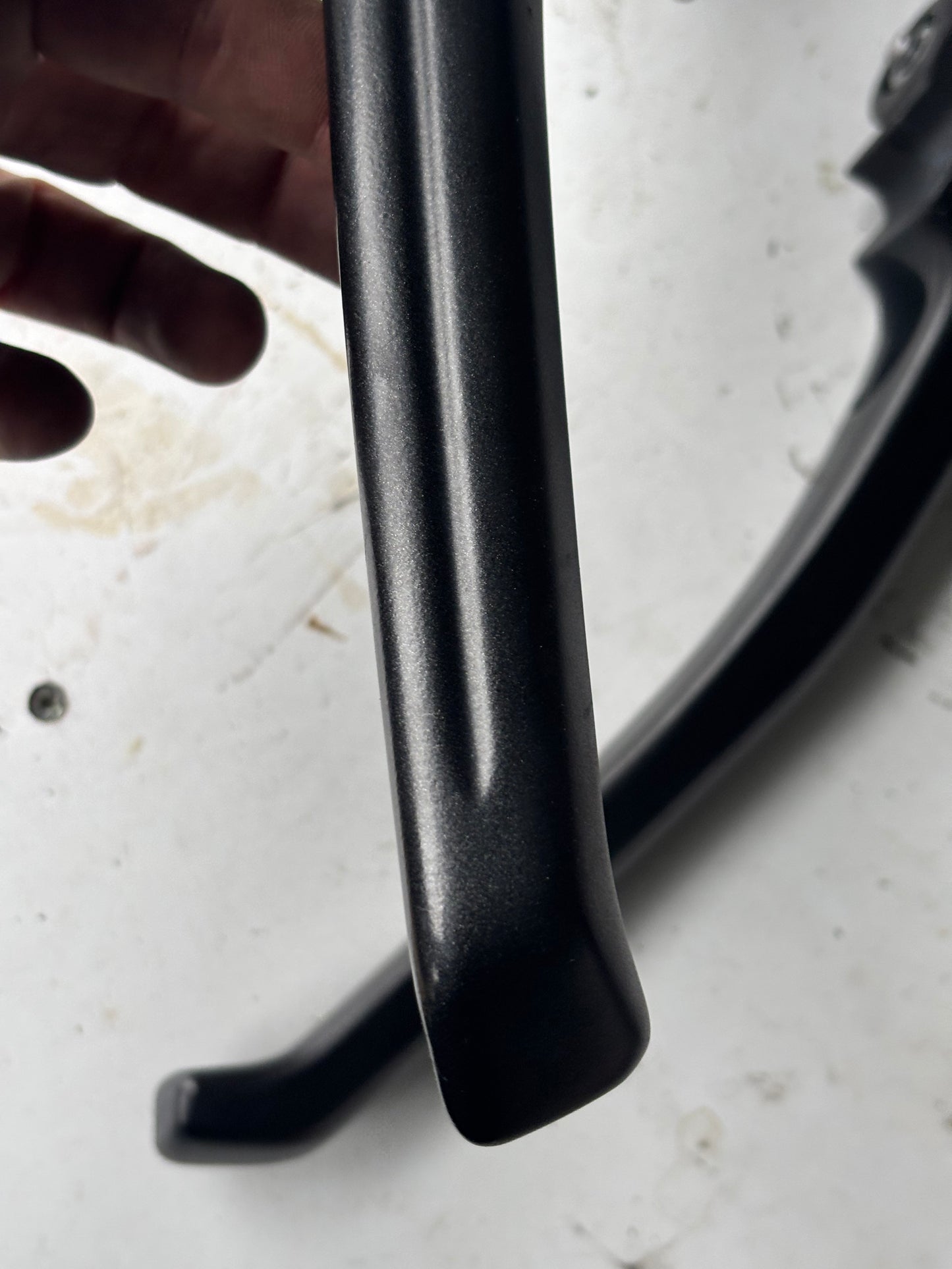 Poignée  maintien passager arrière er6n er6f Kawasaki 2009/2011 droite et gauche