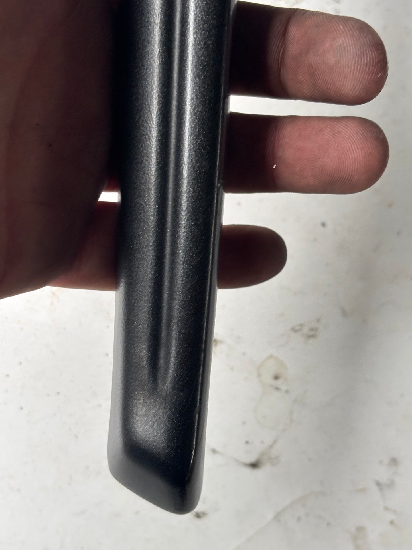 Poignée  maintien passager arrière er6n er6f Kawasaki 2009/2011 droite et gauche