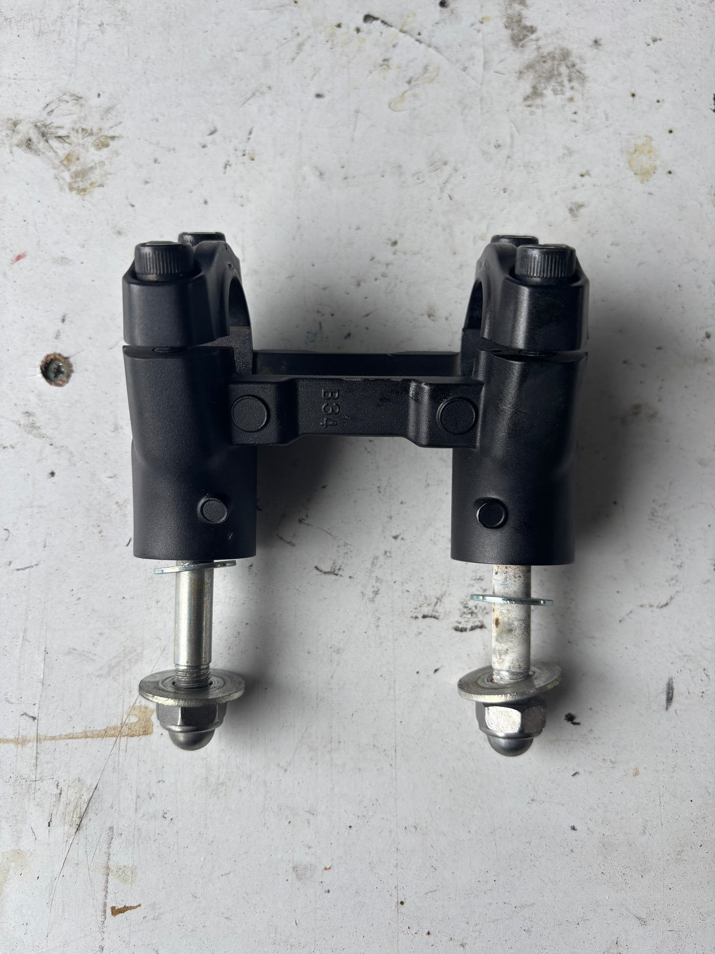 Pontet support de guidon yamaha mt07 2021-2024