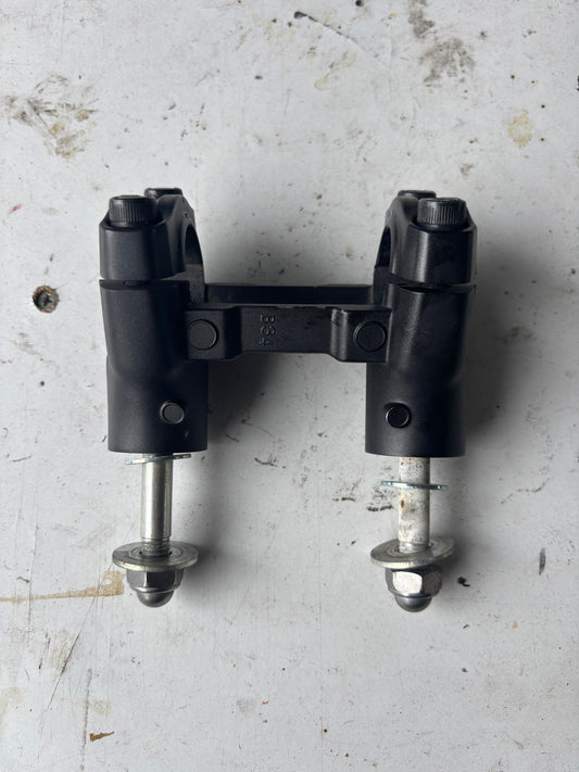 Pontet support de guidon yamaha mt07 2021-2024