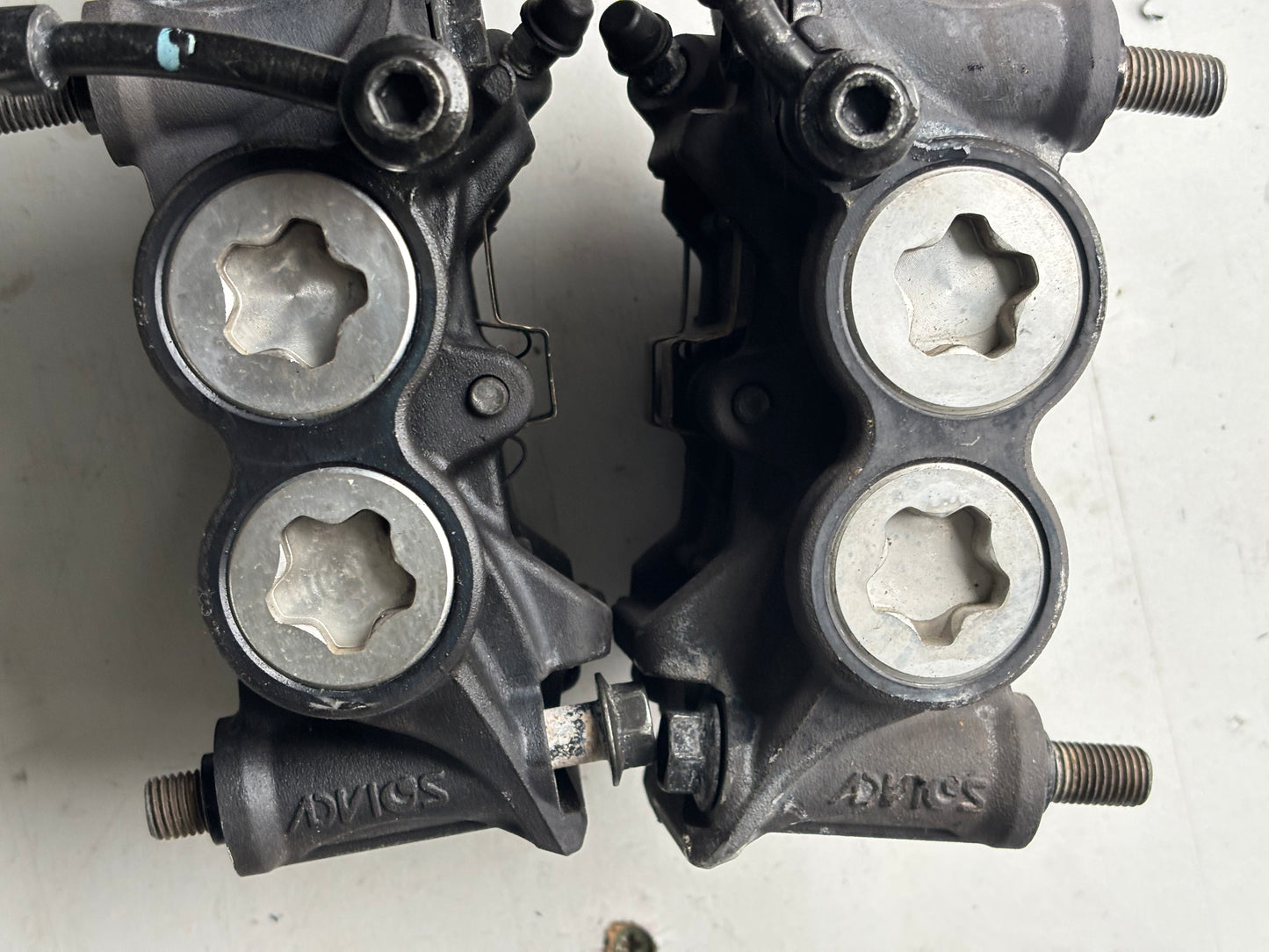 Paire Étrier frein avant yamaha Mt09 tracer 900 radial 108 mm