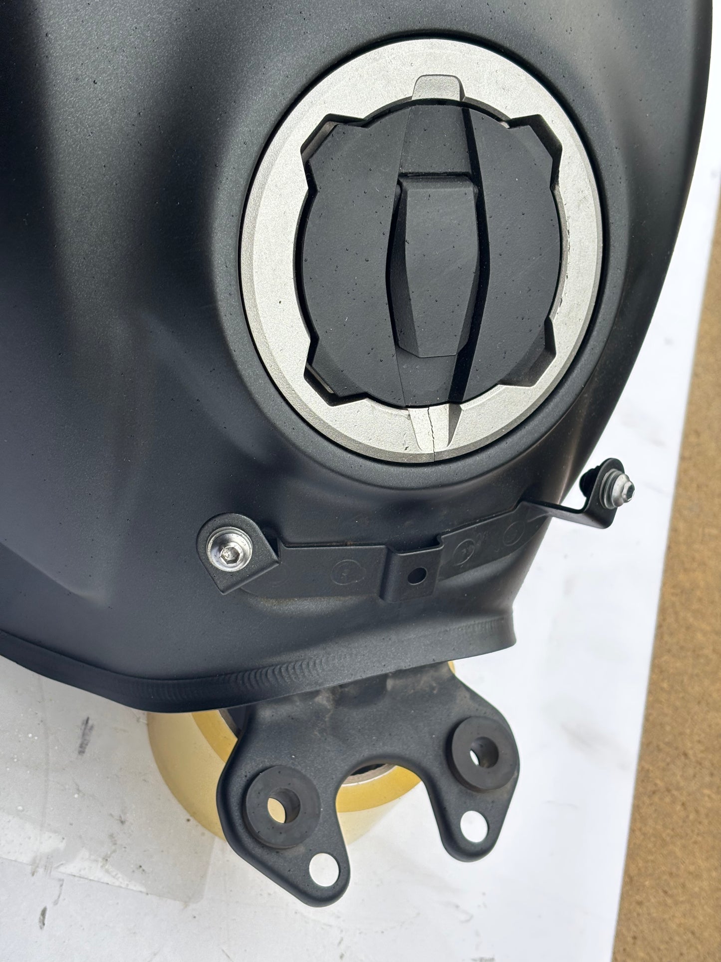 Réservoir carburant essence Kawasaki z650 2017/2020