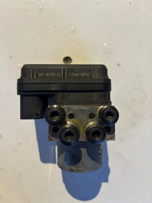 Boitier centrale bloc abs yamaha mt 07 2021 à 2024