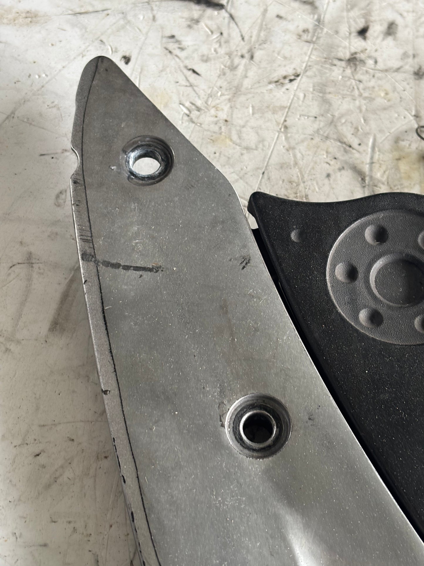 Platine repose cale pied gauche kawasaki er6n er6f 2005/2008