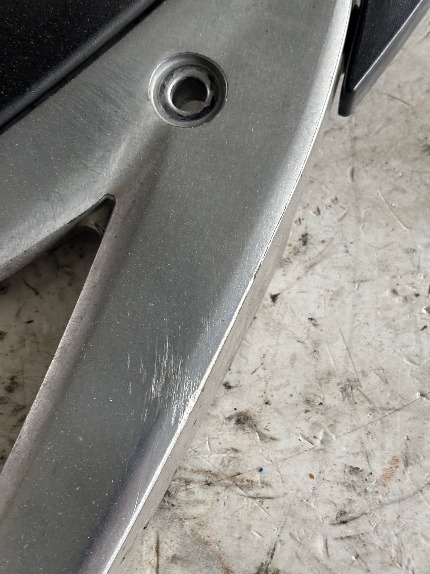 Platine repose cale pied gauche kawasaki er6n er6f 2005/2008