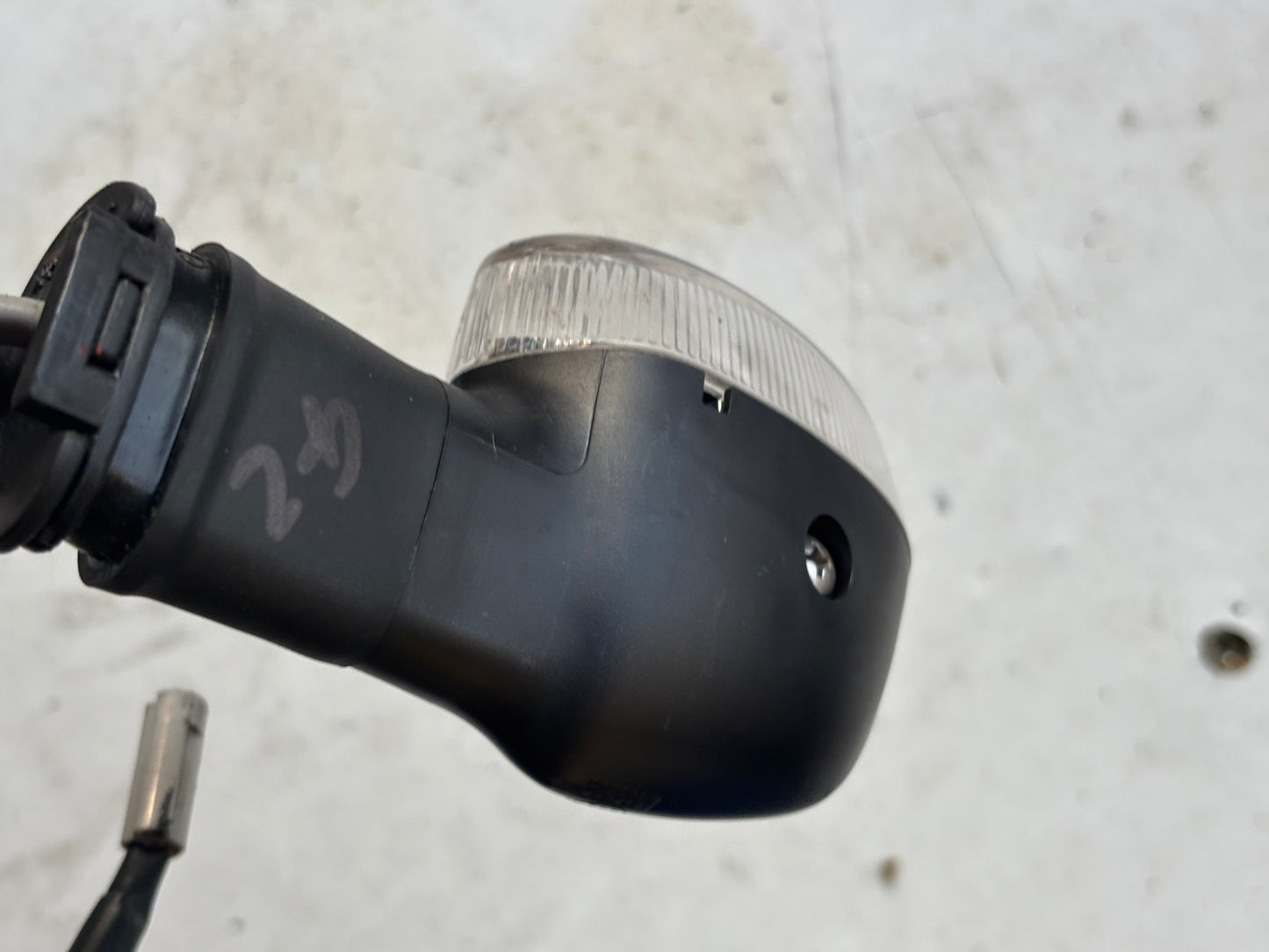 Clignotant  avant gauche yamaha tracer 900 2015/2020
