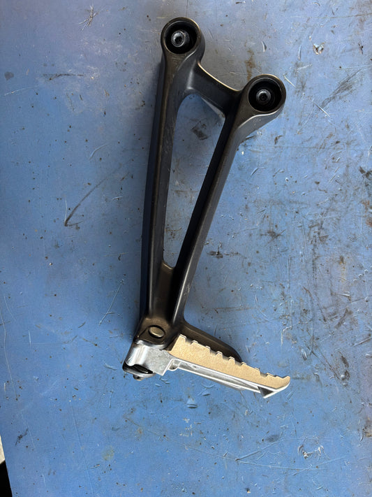 Platine arrière gauche avec repose pied Yamaha Mt07 mt-07 2014/2020