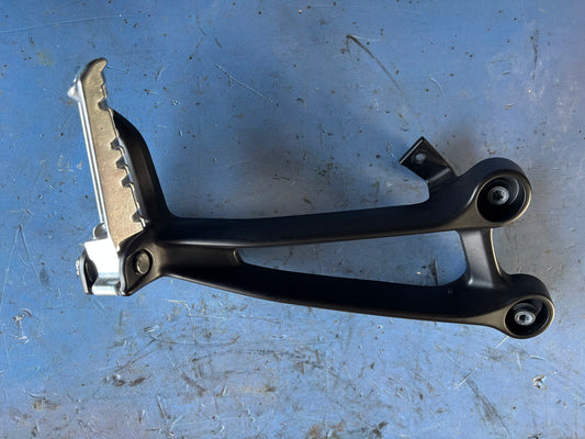 Platine arrière droite repose cale pied Yamaha Mt07 mt-07 2014/2020