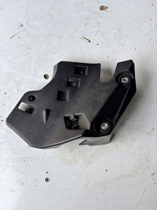 Support relais Droit Yamaha tracer 900 2015/2017 2PP2836J0100
