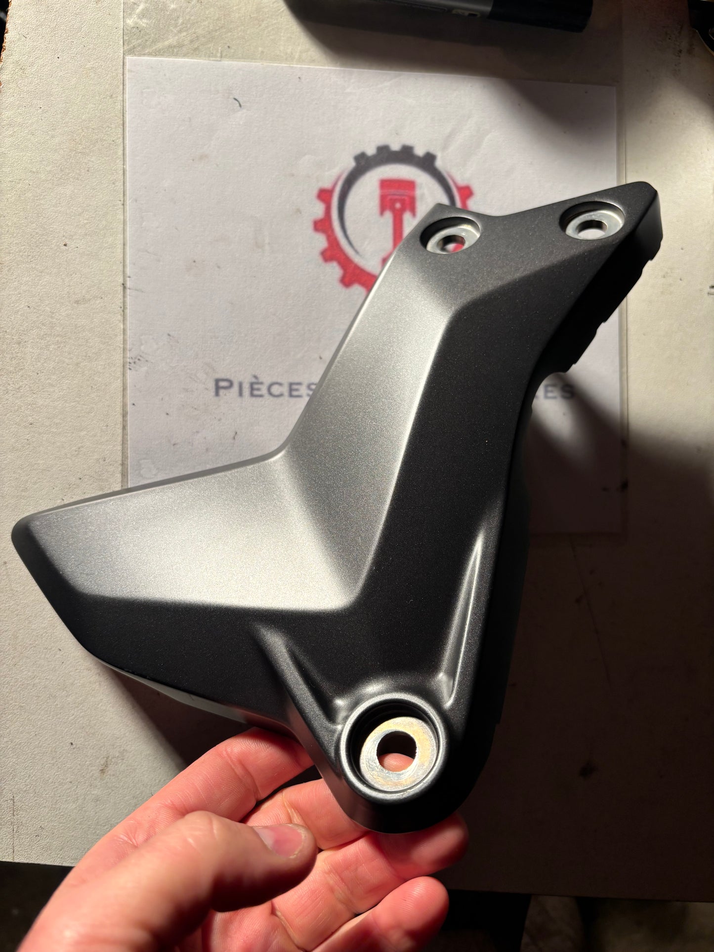 Rechter Aluminiumrahmenschutz Yamaha R7 2021-2024