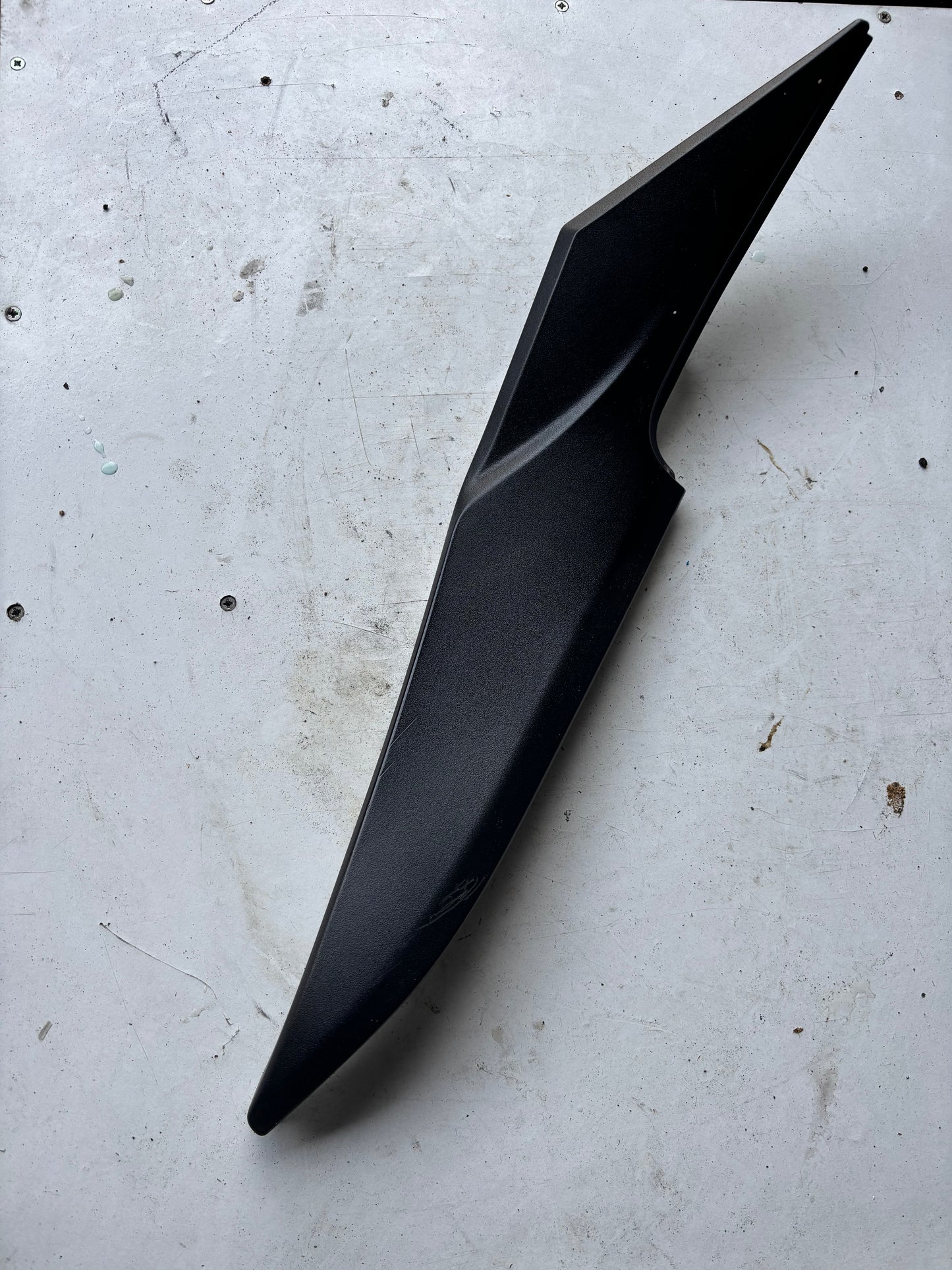 Carénage latéral droit protection réservoir  sous selle Kawasaki Er6n er6f 2005/2008