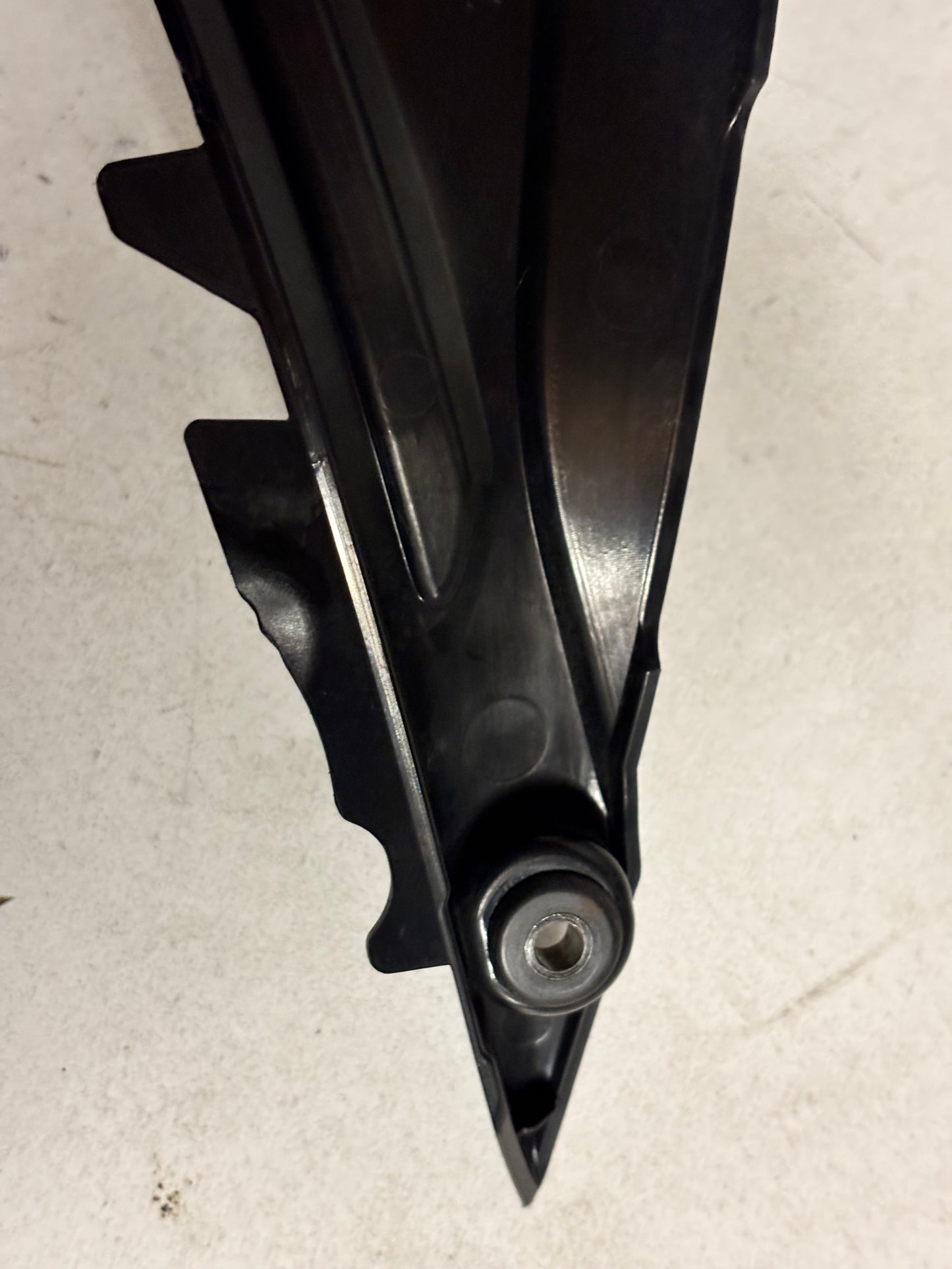 Cache latérale réservoir gauche  yamaha tracer 900 2015/2017 2PP241290100