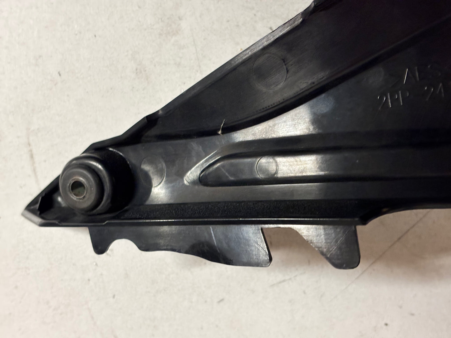 Cache latérale réservoir droit yamaha tracer 900 2015/2017 2PP241390100