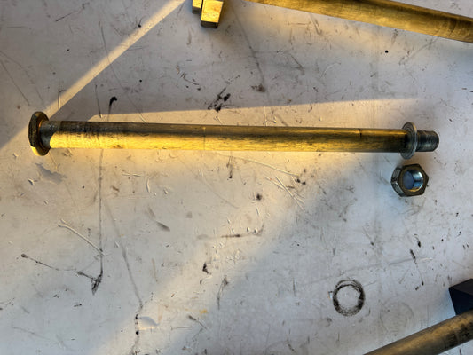 Original lange Hinterradachse Yamaha mt09 2017/2020