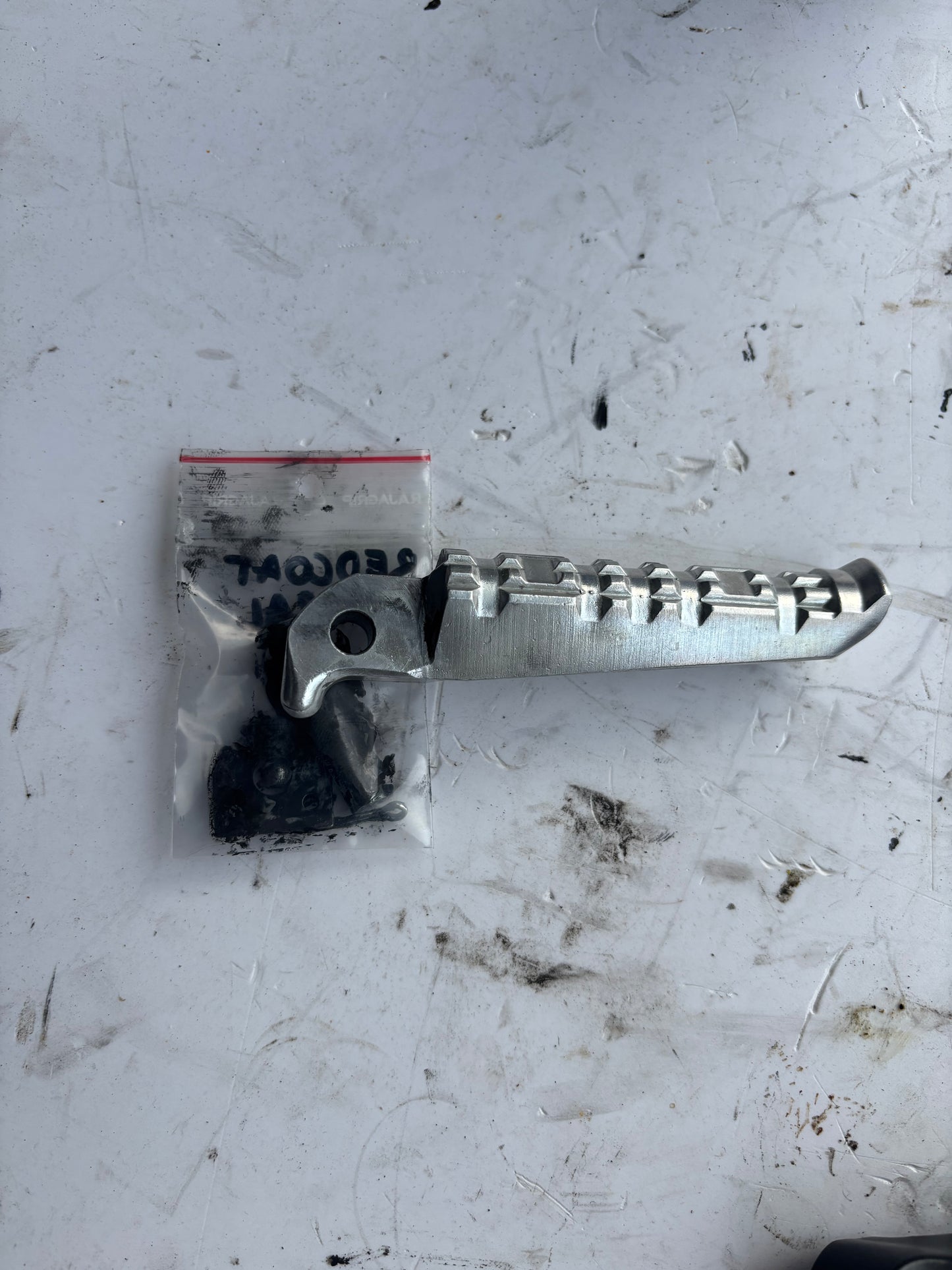 Yamaha MT07 2014/2020 linke hintere Fußstütze