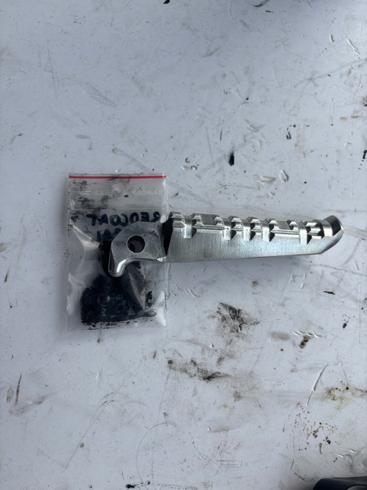 Yamaha MT07 2014/2020 linke hintere Fußstütze