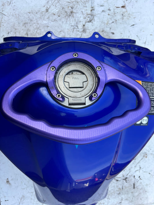Poignée maintien réservoir yamaha mt 09 2021-2024