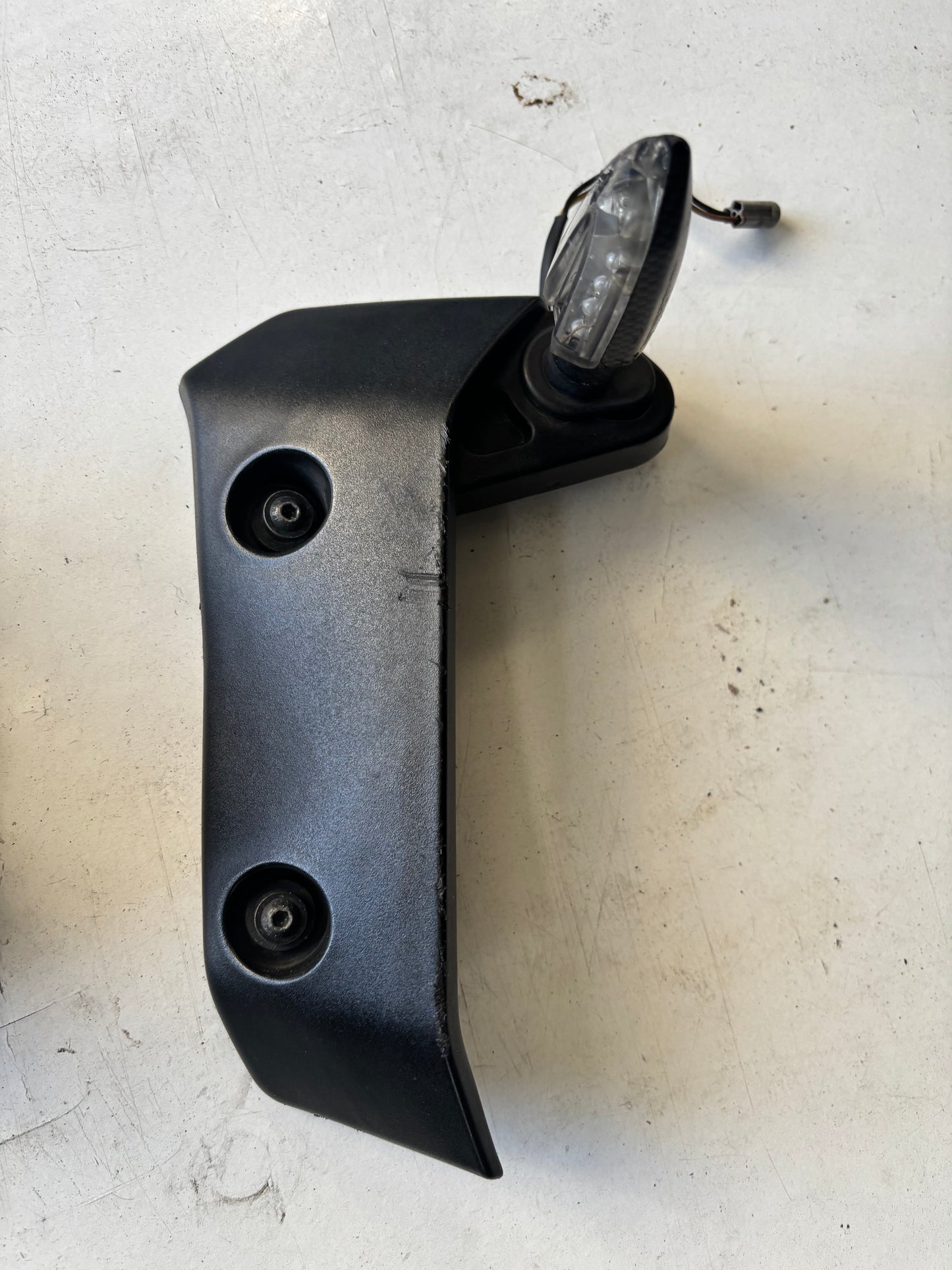 Support clignotant écope gauche yamaha mt07 mt-07 2014 à 2020