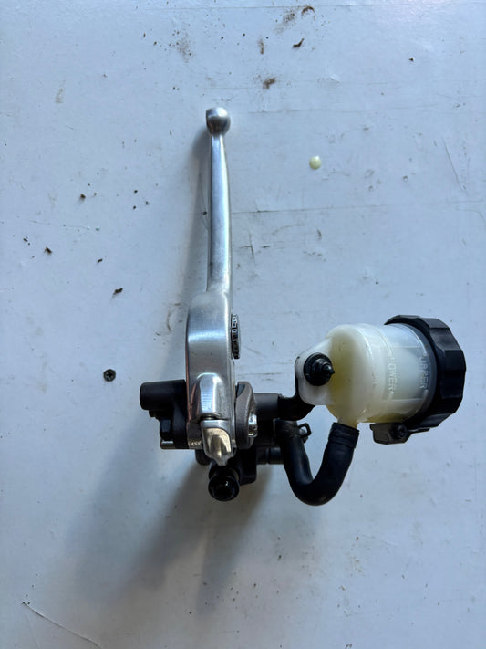 Levier pompe de frein  yamaha mt 09 2021-2024