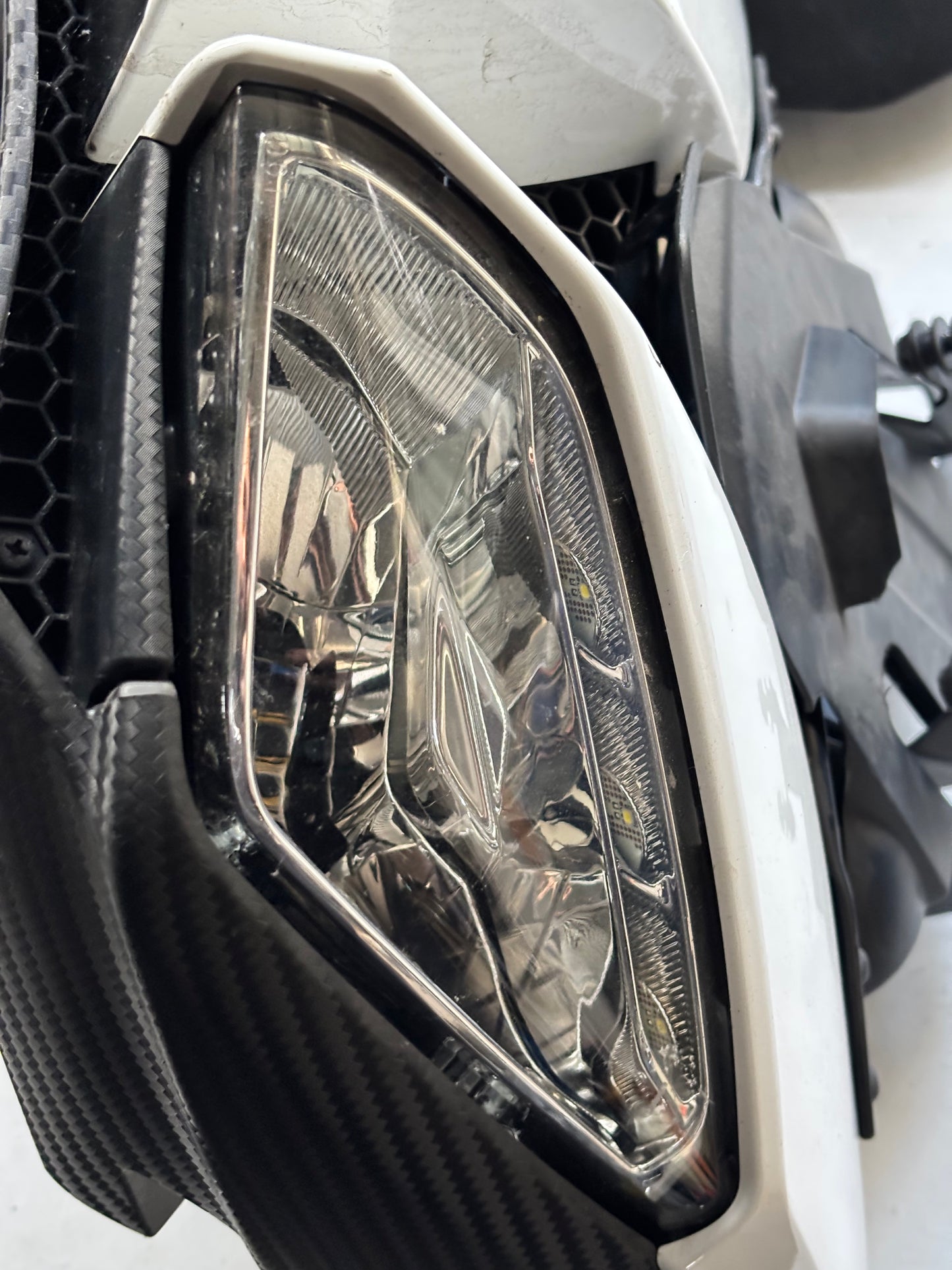 Tête de fourche araignée optique phare Yamaha tracer 900 2015 à 2017