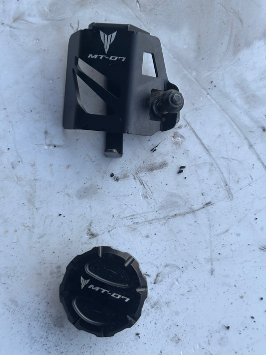 Eloxierter Bremsbehälterdeckel Yamaha MT07 2014/2024