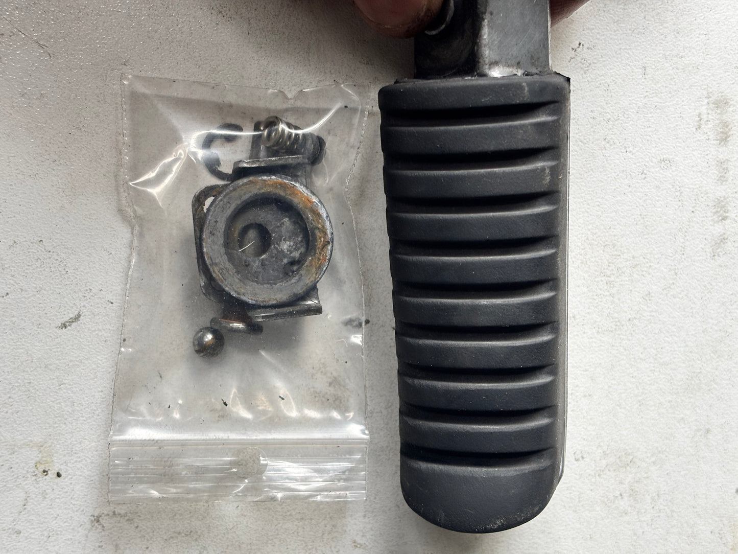 Repose cale pied arrière passager gauche kawasaki er6n er6f 2009-2016