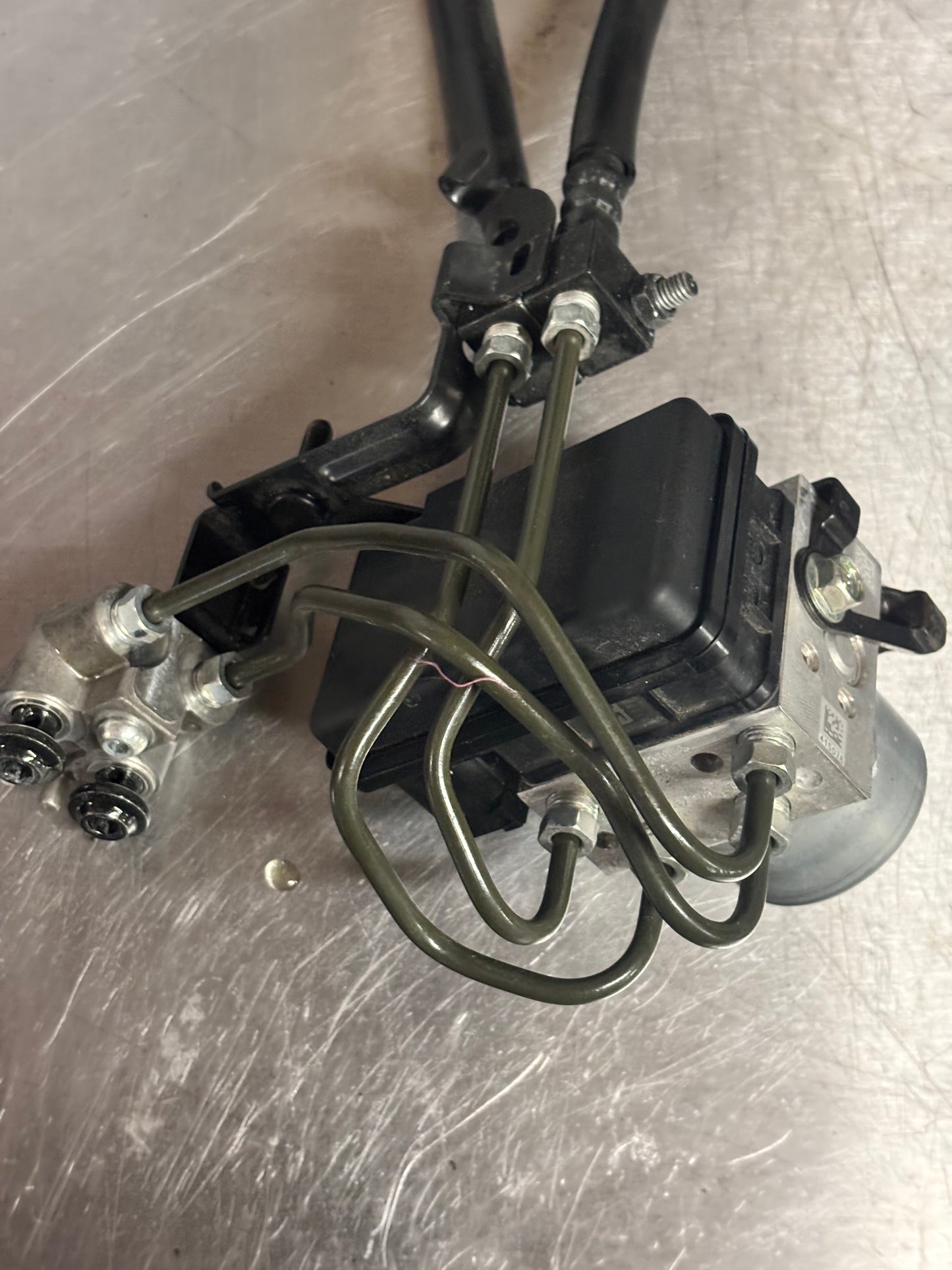 Bloc boîtier abs yamaha mt 09 2021-2024 B7N-85930-00