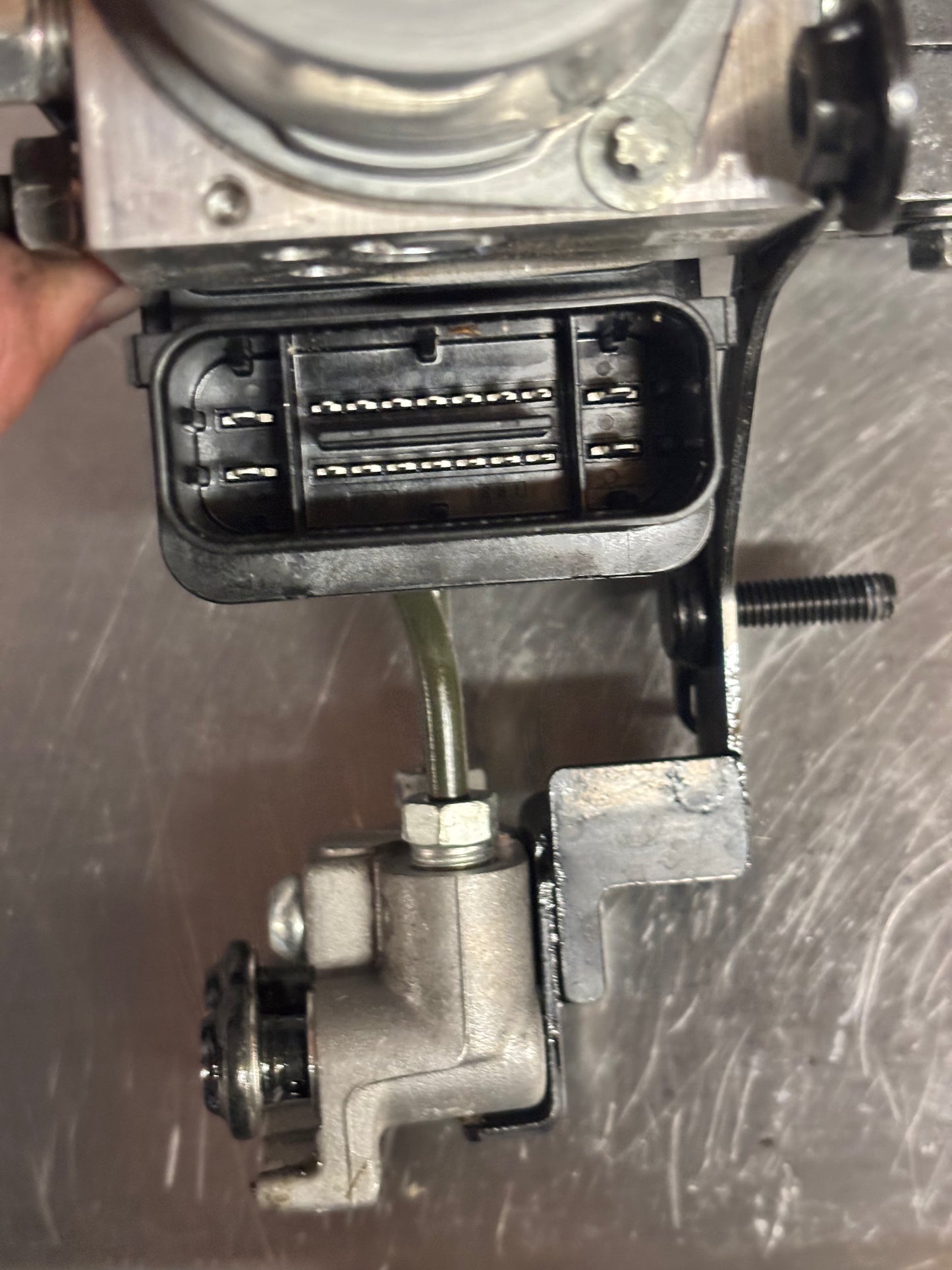 Bloc boîtier abs yamaha mt 09 2021-2024 B7N-85930-00